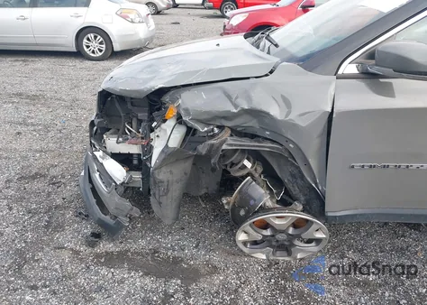 2020 Jeep Compass Limited 4X4 from USA, damaged, VIN 3C4NJDCB6LT157949